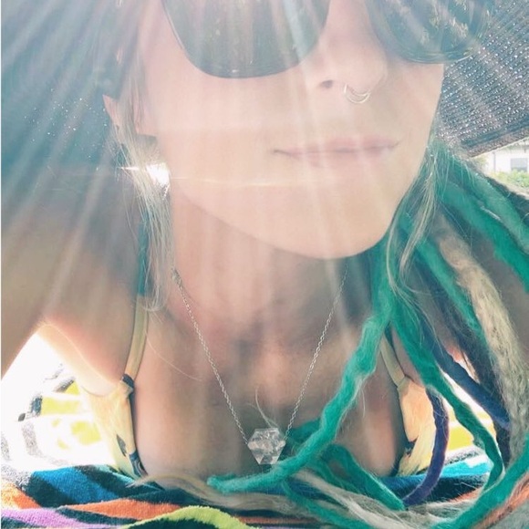 Welcome to Crystal Cove Boutique! - Picture 2 of 12